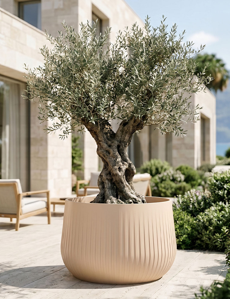 Euro3plast | Plastic pots, planters, exterior and interior decoration